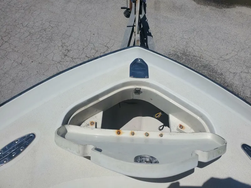 Slide: The Image of Hydra-Sports 2400 Center Console 2003 - 6