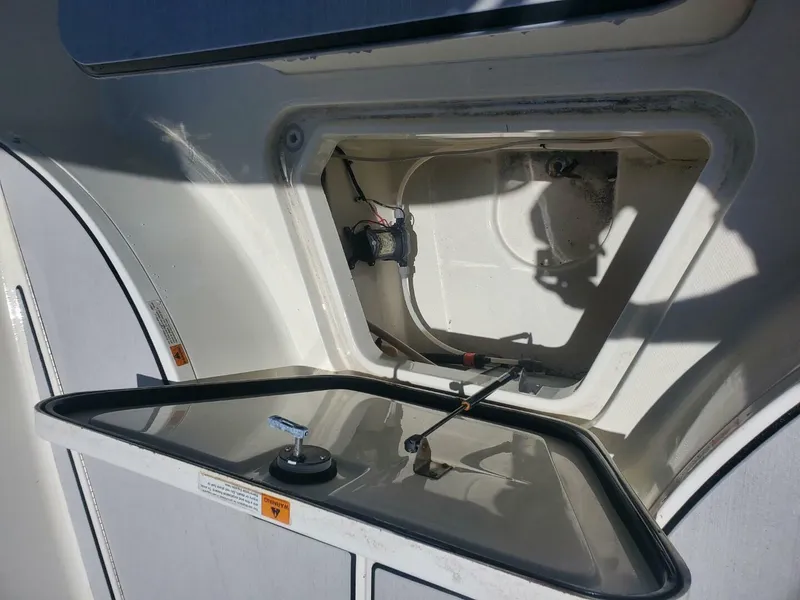 Slide: The Image of Hydra-Sports 2400 Center Console 2003 - 8