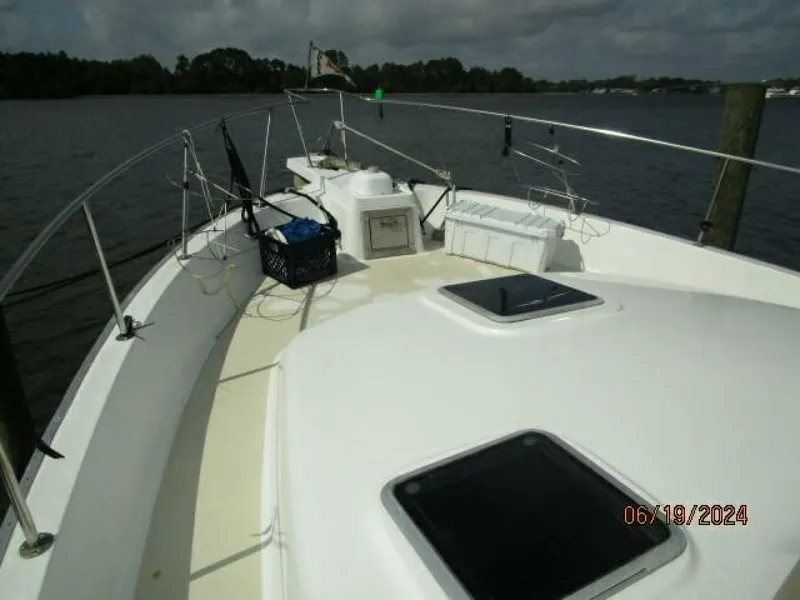 Slide: The Image of Mainship 40DC 1984 - 12