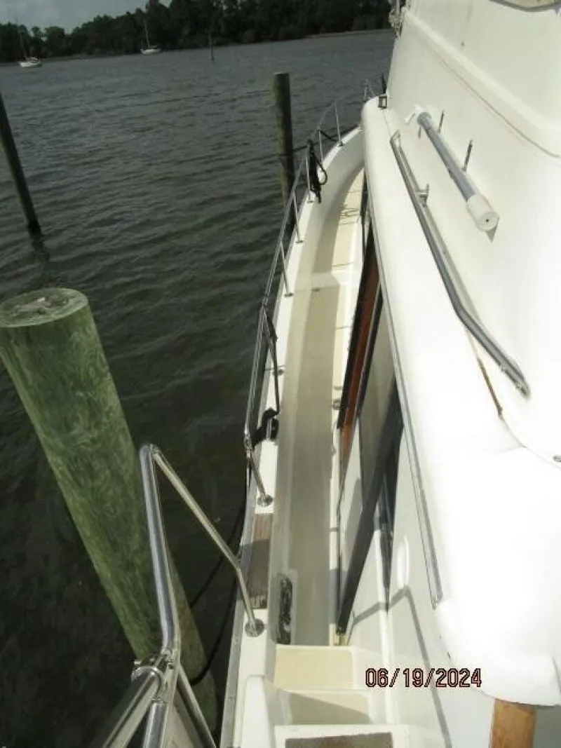Slide: The Image of Mainship 40DC 1984 - 15
