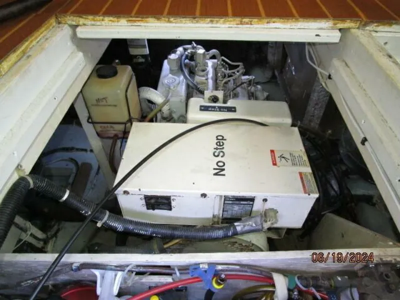 Slide: The Image of Mainship 40DC 1984 - 64