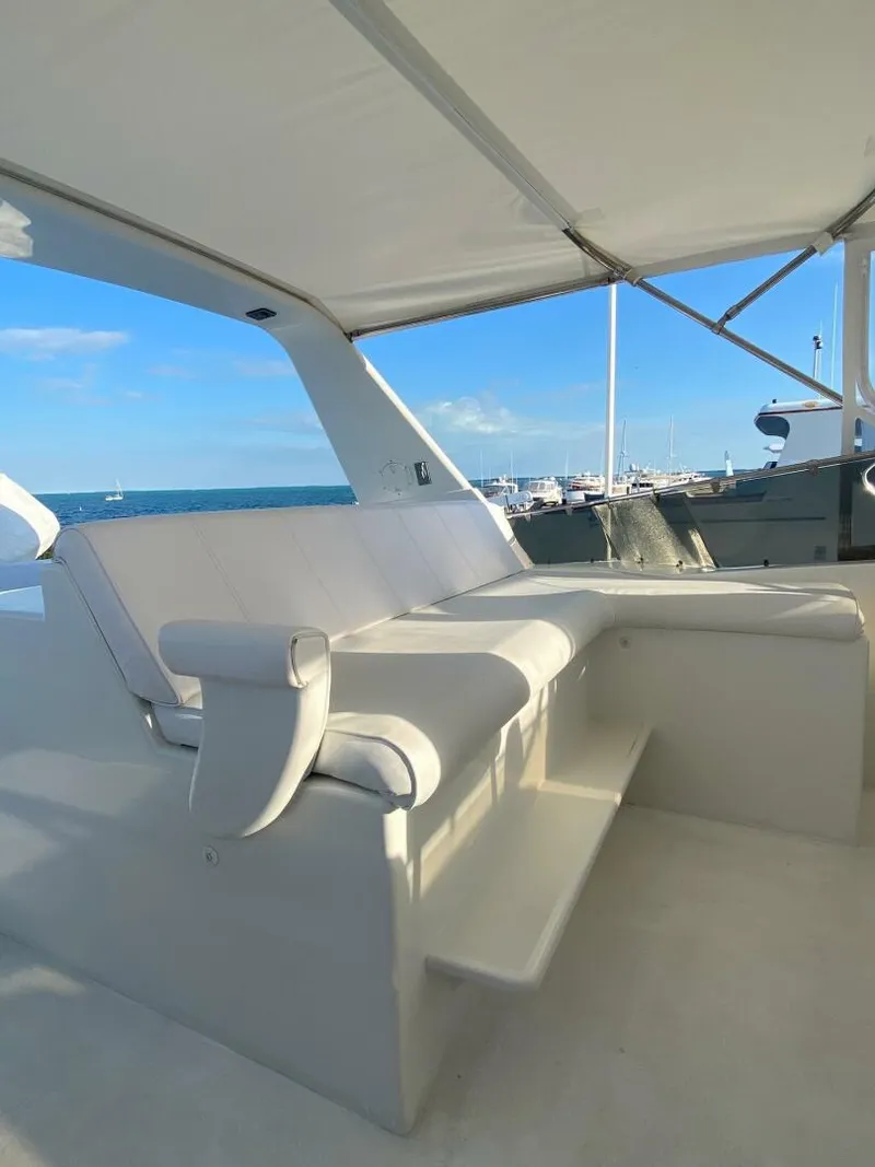 Slide: The Image of Hatteras 70 Cockpit Motor Yacht 1994 - 14