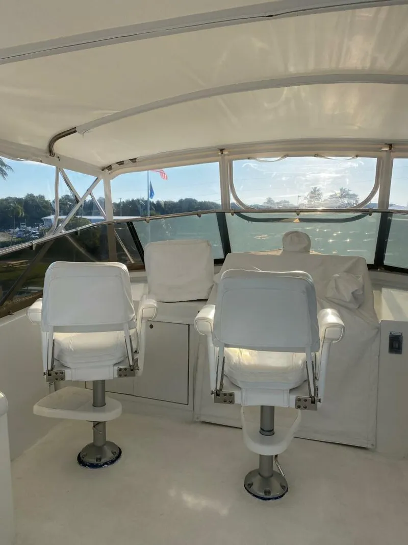 Slide: The Image of Hatteras 70 Cockpit Motor Yacht 1994 - 17