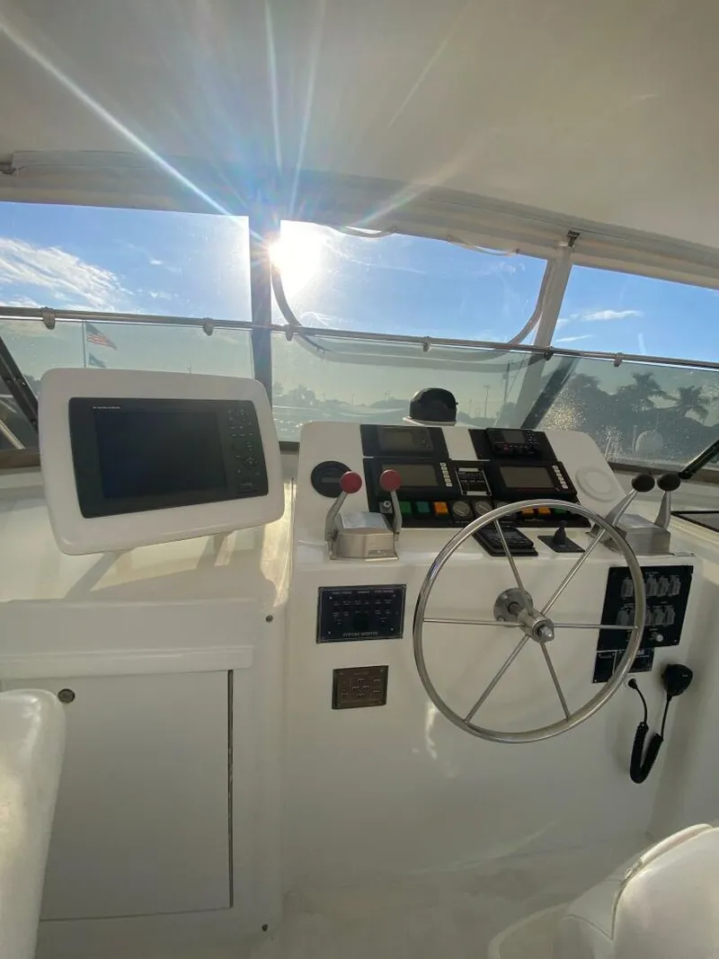 Slide: The Image of Hatteras 70 Cockpit Motor Yacht 1994 - 18