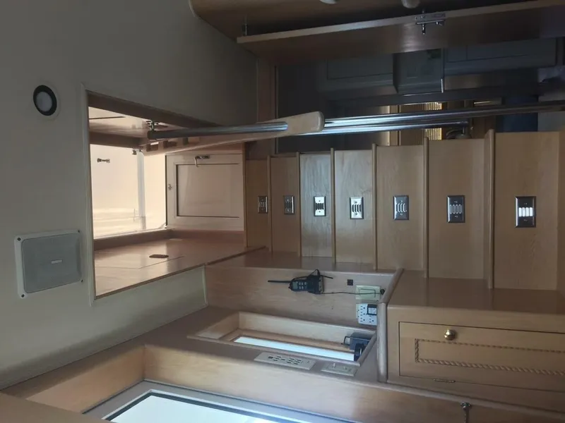 Slide: The Image of Hatteras 70 Cockpit Motor Yacht 1994 - 25