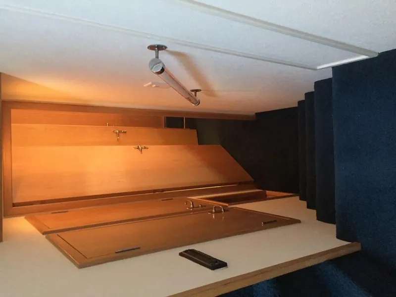 Slide: The Image of Hatteras 70 Cockpit Motor Yacht 1994 - 40