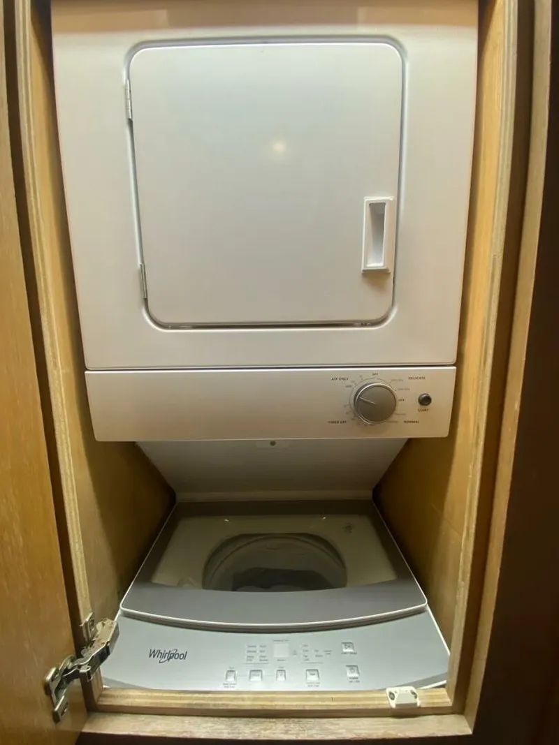 Slide: The Image of Hatteras 70 Cockpit Motor Yacht 1994 - 41
