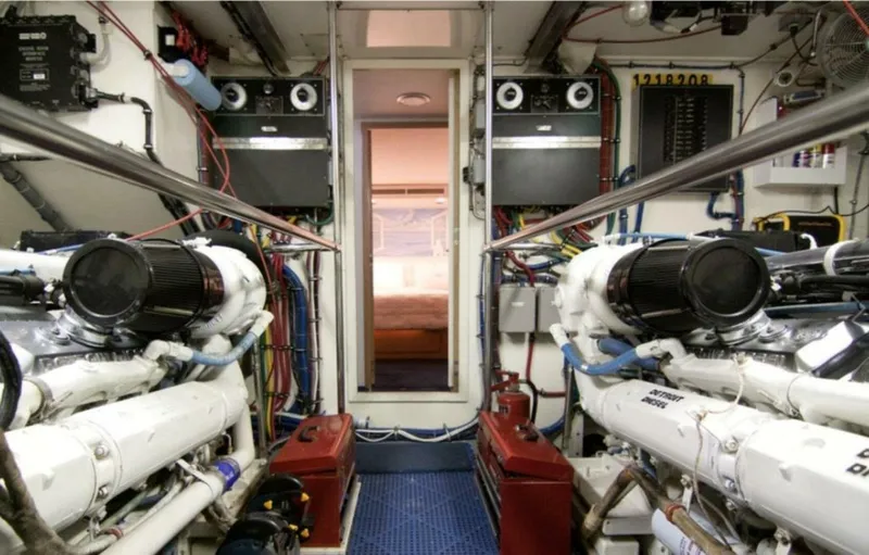 Slide: The Image of Hatteras 70 Cockpit Motor Yacht 1994 - 66