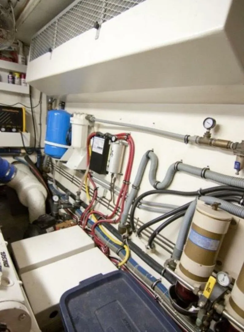 Slide: The Image of Hatteras 70 Cockpit Motor Yacht 1994 - 70