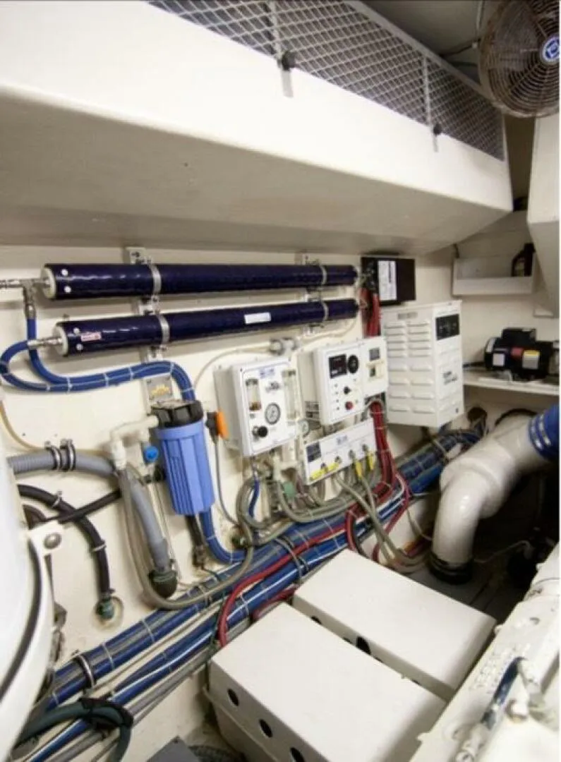 Slide: The Image of Hatteras 70 Cockpit Motor Yacht 1994 - 71