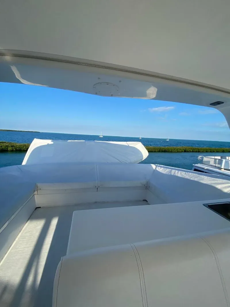 Slide: The Image of Hatteras 70 Cockpit Motor Yacht 1994 - 9