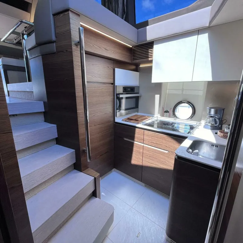Slide: The Image of Azimut 50 fly 2015 - 17
