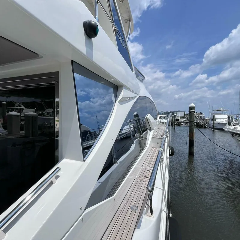 Slide: The Image of Azimut 50 fly 2015 - 5