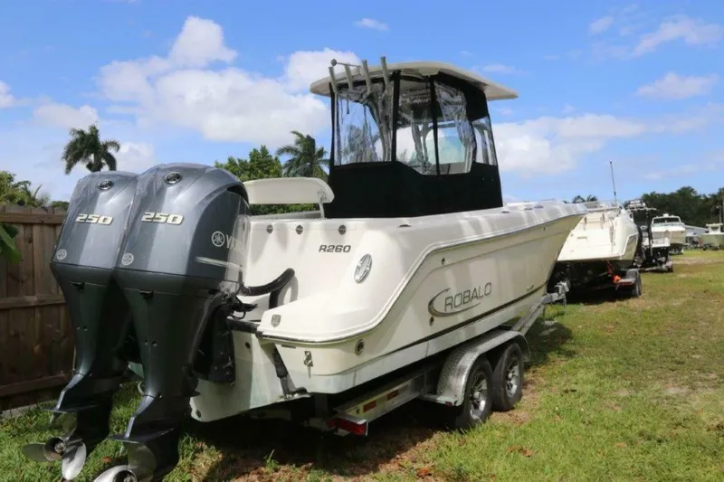 Slide: The Image of Robalo R260 Center Console 2017 - 11