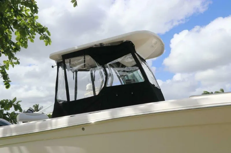 Slide: The Image of Robalo R260 Center Console 2017 - 13