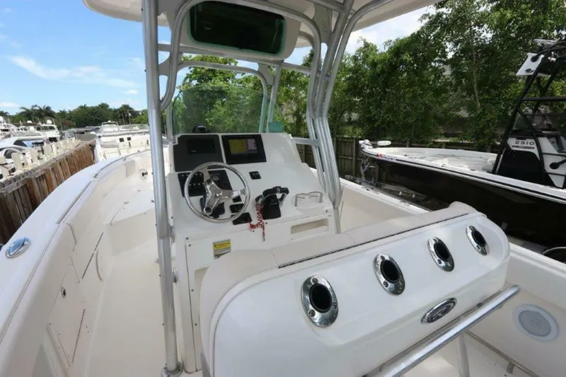 Slide: The Image of Robalo R260 Center Console 2017 - 22