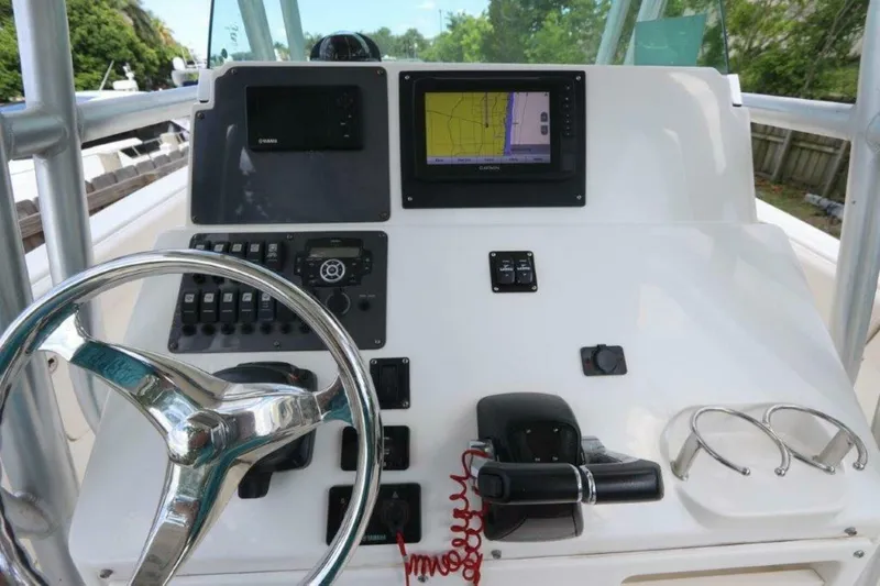 Slide: The Image of Robalo R260 Center Console 2017 - 24