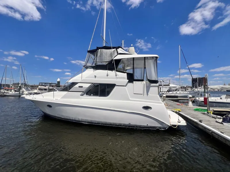 The Image of Silverton 352 Motor Yacht 2001 - 0