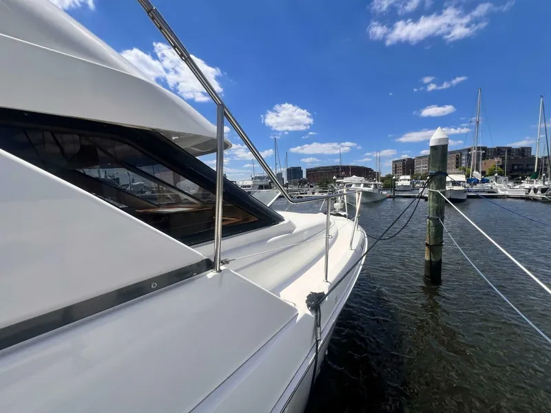 Slide: The Image of Silverton 352 Motor Yacht 2001 - 3