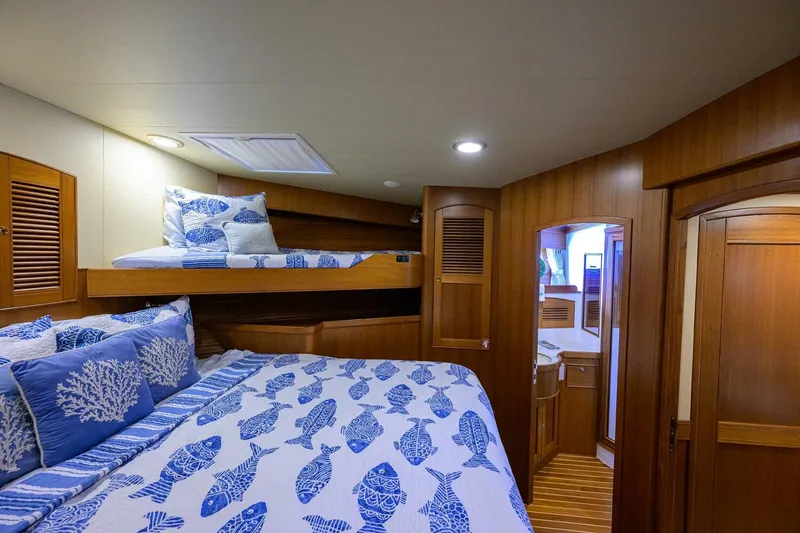 Slide: The Image of Marlow 97 Explorer 2011 - 24