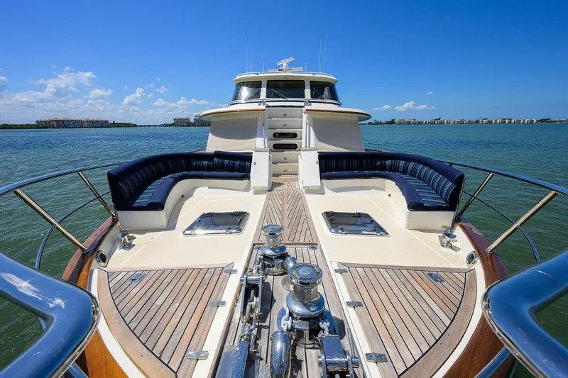 Slide: The Image of Marlow 97 Explorer 2011 - 51