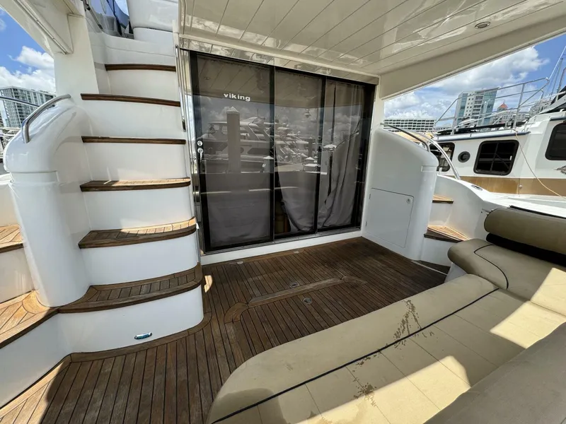 Slide: The Image of Viking 45 Flybridge 2001 - 12