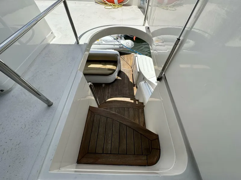 Slide: The Image of Viking 45 Flybridge 2001 - 17