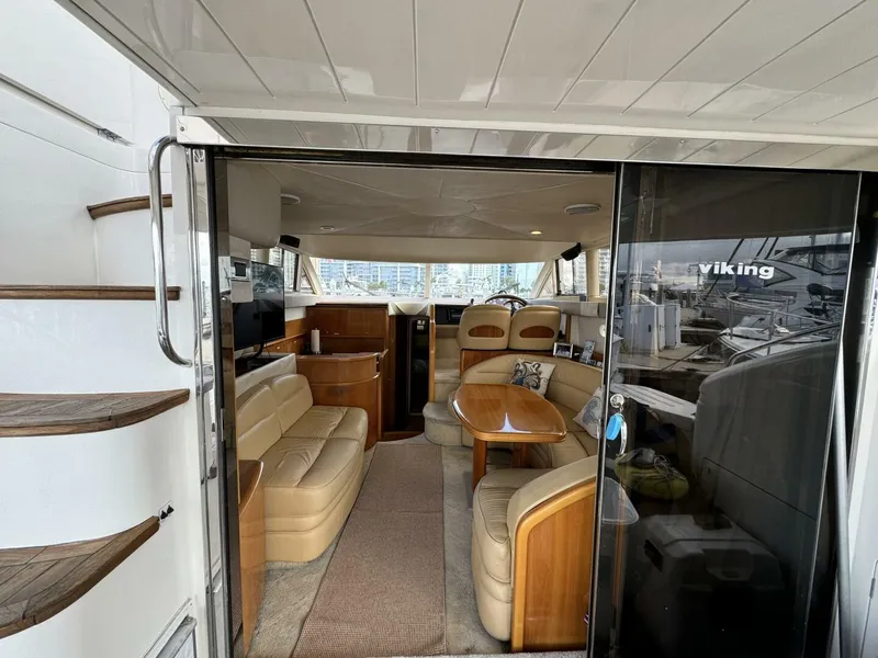 Slide: The Image of Viking 45 Flybridge 2001 - 26