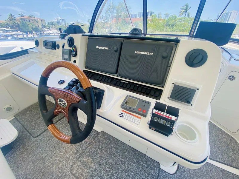 Slide: The Image of Sea Ray 58 Sedan Bridge 2006 - 19