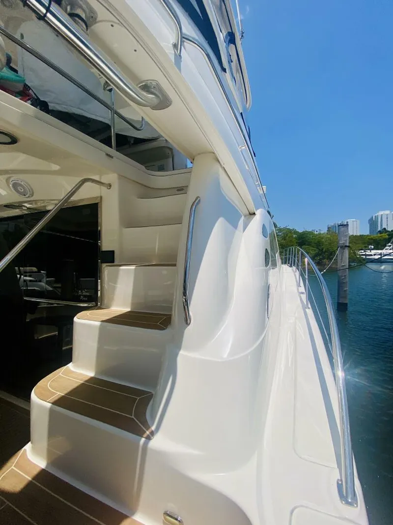 Slide: The Image of Sea Ray 58 Sedan Bridge 2006 - 8