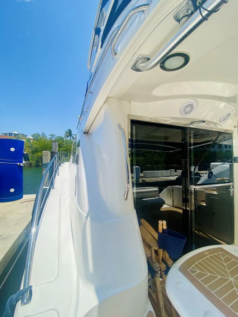 Slide: The Image of Sea Ray 58 Sedan Bridge 2006 - 9