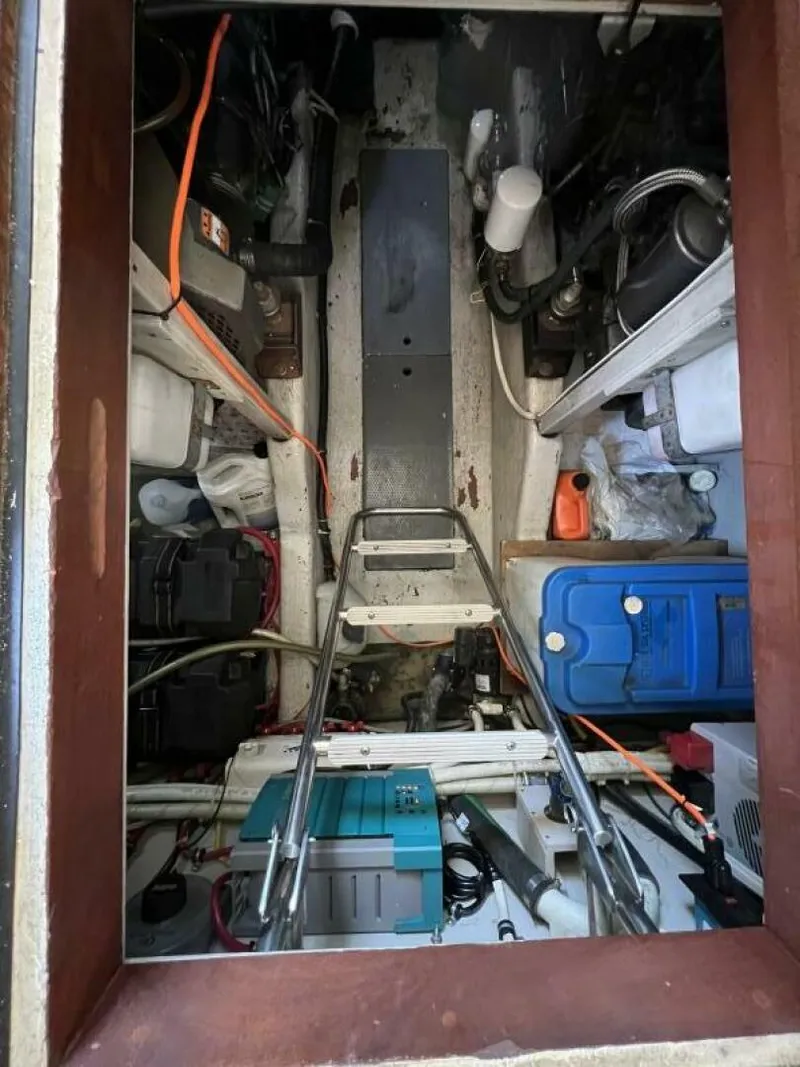 Slide: The Image of Sabre Sabreline 36 Sedan 2002 - 18