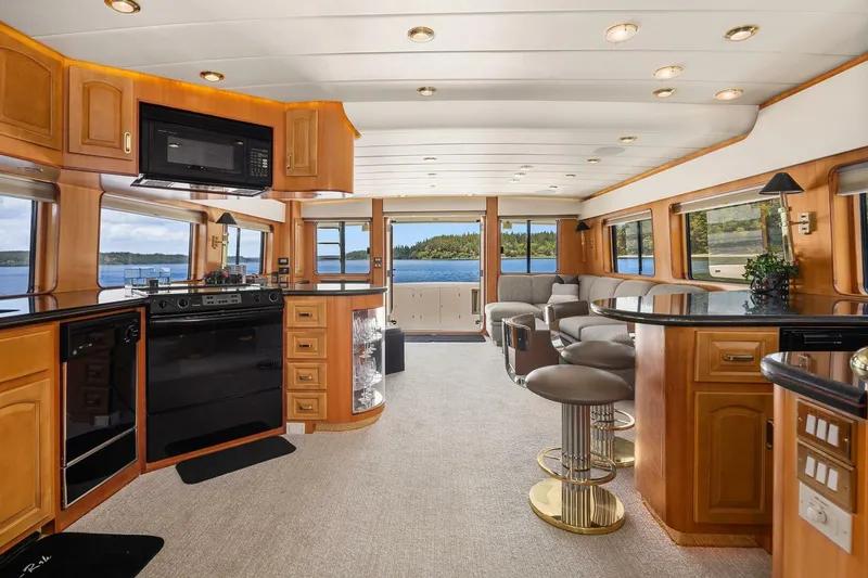 Slide: The Image of Symbol Pilothouse 1999 - 11