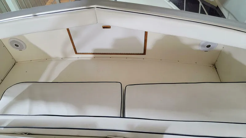 Slide: The Image of Bertram 33 Flybridge Cruiser 1983 - 14