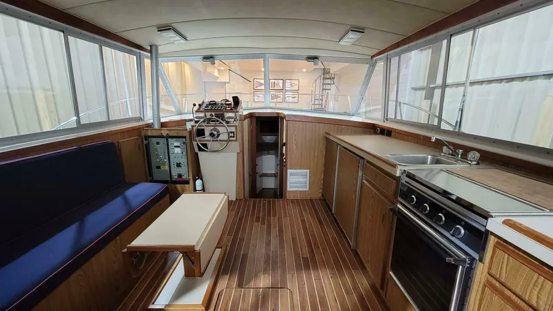 Slide: The Image of Bertram 33 Flybridge Cruiser 1983 - 24