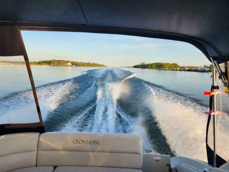 Slide: The Image of Crownline Boats 340 Cruiser 2008 - 15