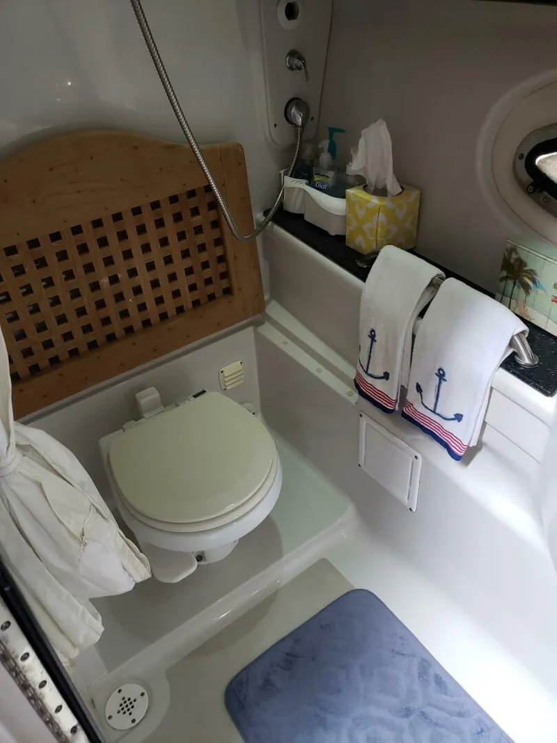 Slide: The Image of Crownline Boats 340 Cruiser 2008 - 4