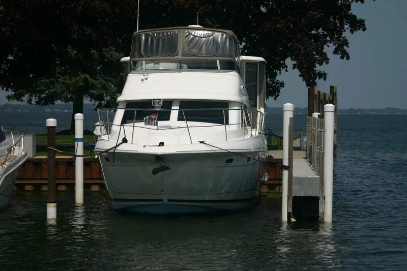 Slide: The Image of Cruisers 3750 Motor Yacht 2001 - 2