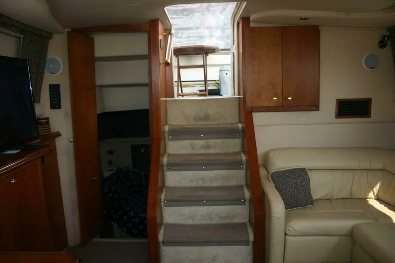 Slide: The Image of Cruisers 3750 Motor Yacht 2001 - 28