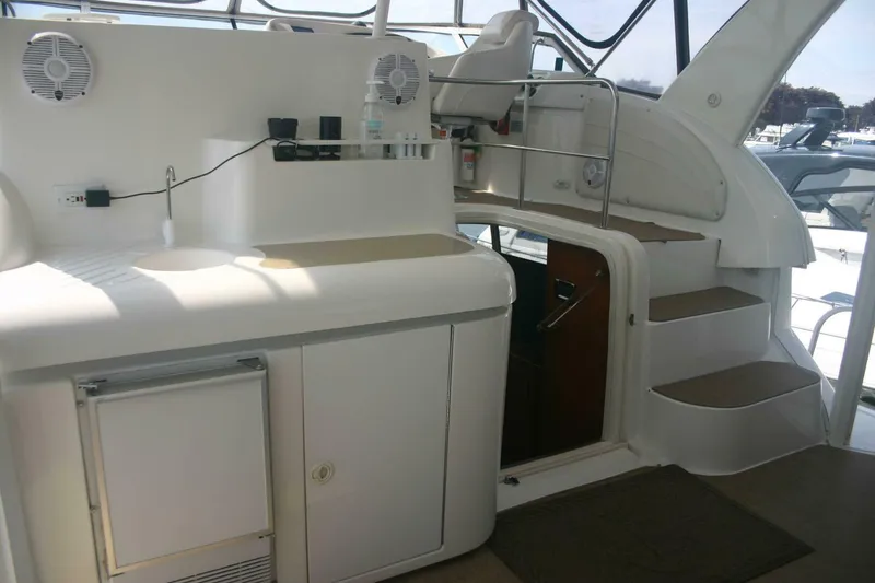 Slide: The Image of Cruisers 3750 Motor Yacht 2001 - 35