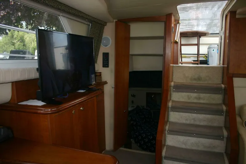 Slide: The Image of Cruisers 3750 Motor Yacht 2001 - 40