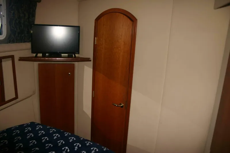Slide: The Image of Cruisers 3750 Motor Yacht 2001 - 6