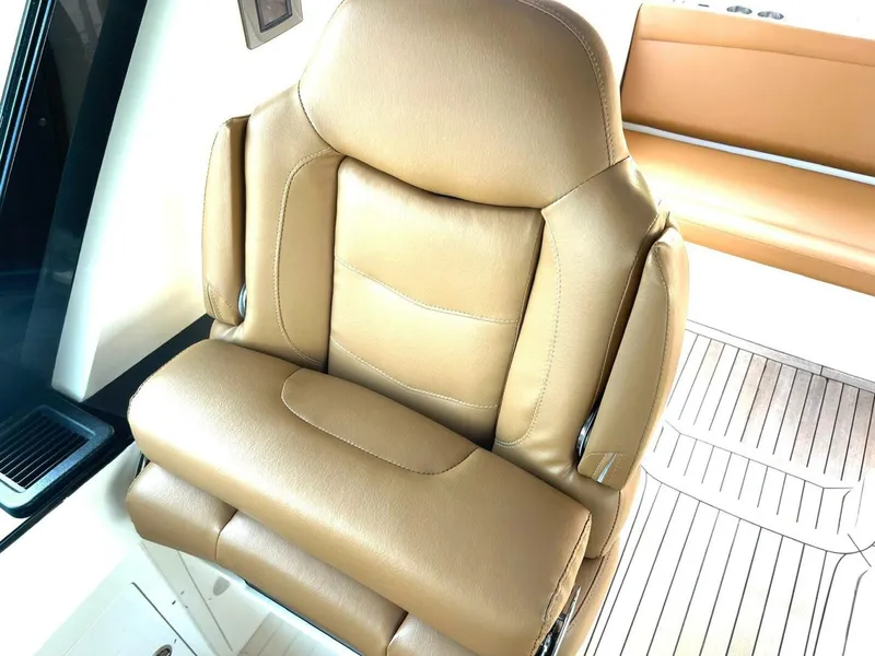 Slide: The Image of Scout 530 LXF 2020 - 19