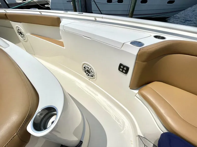 Slide: The Image of Scout 530 LXF 2020 - 2