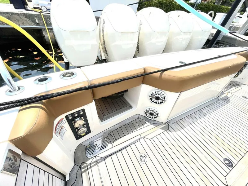 Slide: The Image of Scout 530 LXF 2020 - 30