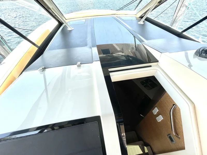 Slide: The Image of Scout 530 LXF 2020 - 6