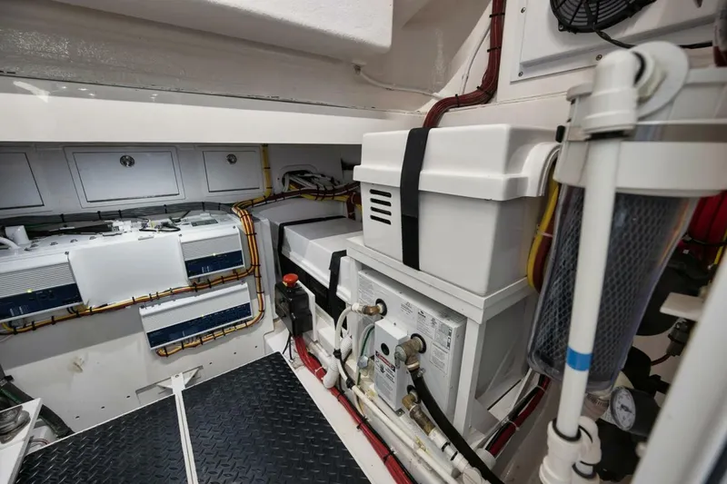 Slide: The Image of Valhalla Boatworks V-46 2023 - 32