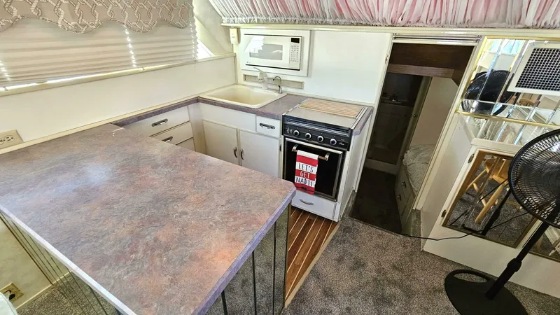 Slide: The Image of Chris-Craft 47 Commander 1971 - 25