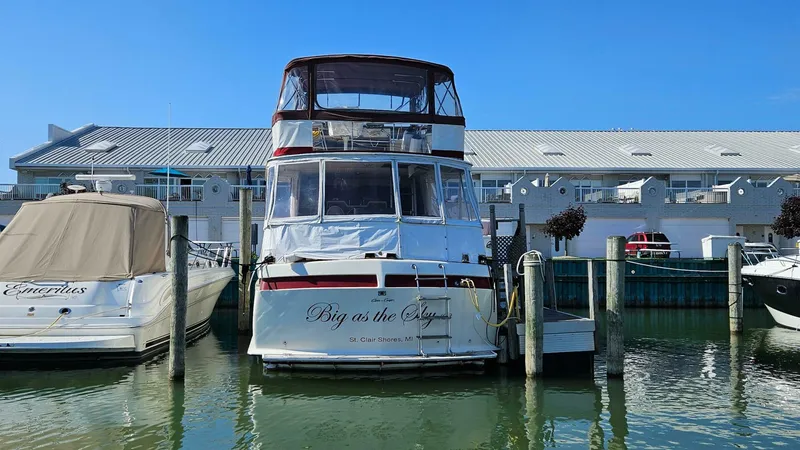 Slide: The Image of Chris-Craft 47 Commander 1971 - 4