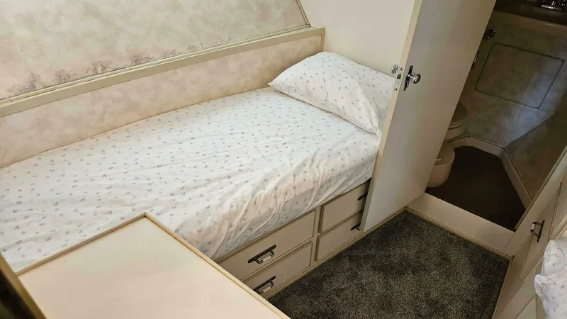 Slide: The Image of Chris-Craft 47 Commander 1971 - 58